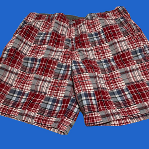 Men’s red, white & blue plaid flat front shorts. Size 42, with a 10 inch inseam